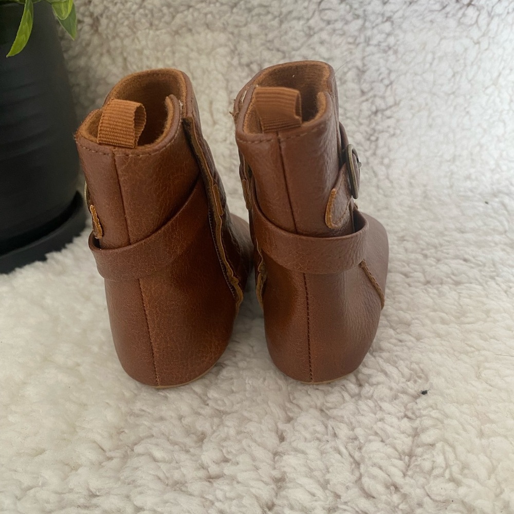 Old Navy Brown  Baby Boots 6-12 Months - Picture 6 of 7